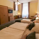 Karlova 25 דירה