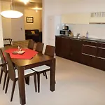 Karlova 25 *