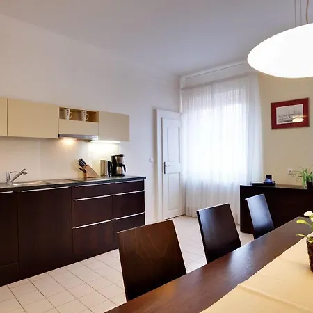 Apartamento Karlova 25 *