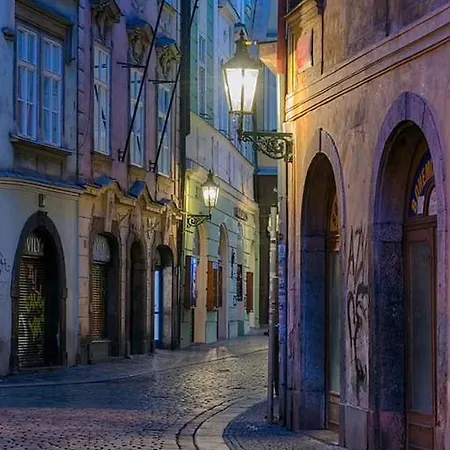 Karlova 25 * Praga