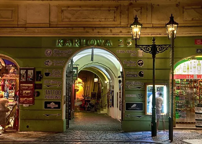 Karlova 25 *