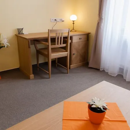 Karlova 25 * Prag
