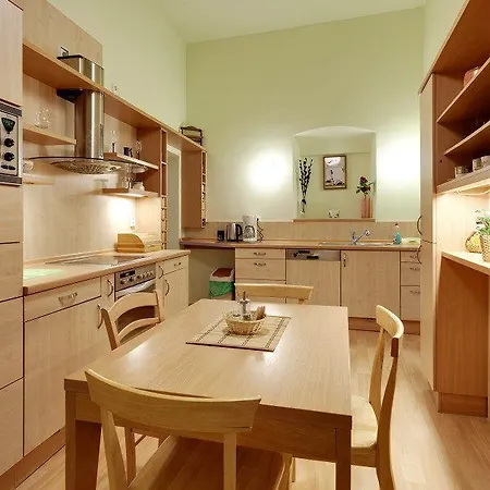 Karlova 25 Apartament *